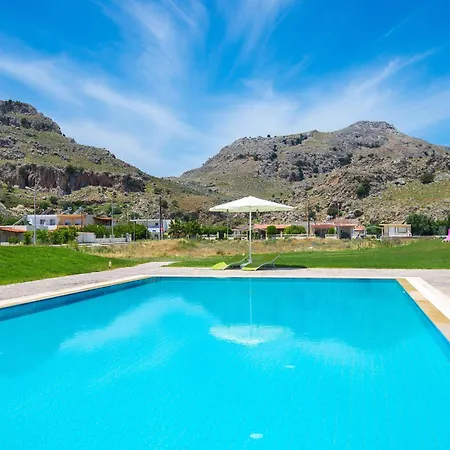Haus In Kolympia Mit Parkplatz Und Bergblick בית נופש קולימביה